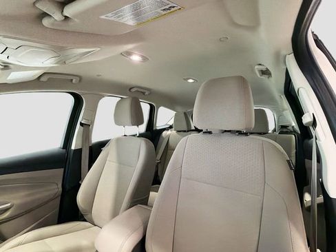 Used 2017 Ford C-MAX Energi SE w/ Equipment Group 401A FWD image 17