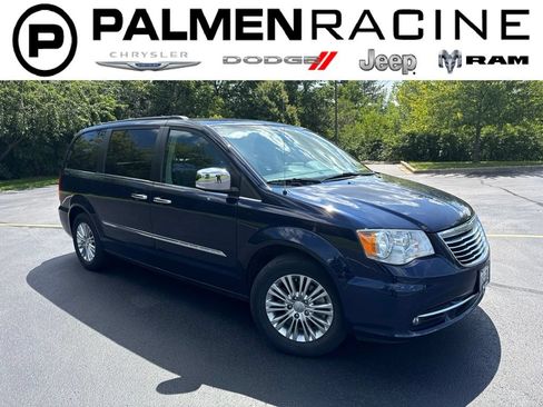 Used 2015 Chrysler Town & Country Touring-L w/ Driver Convenience Group FWD image 1
