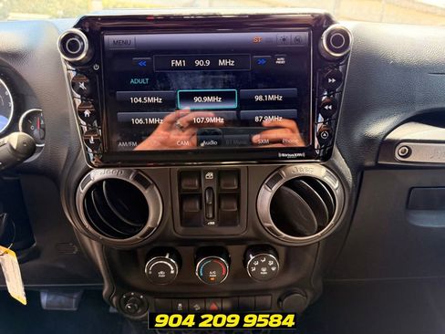 Used 2018 Jeep Wrangler Unlimited Sport S AWD/4WD image 12