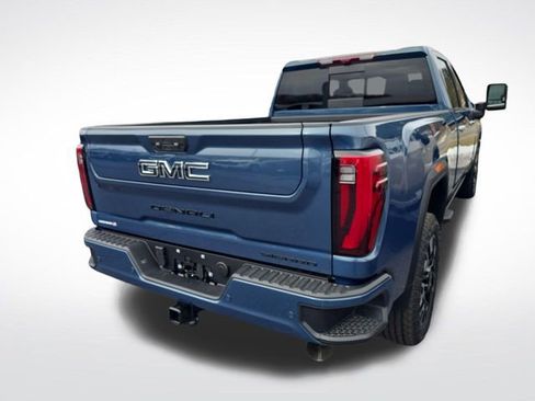 New 2026 GMC Sierra 2500 Denali Ultimate w/ LPO, Black Badging Package AWD/4WD image 5