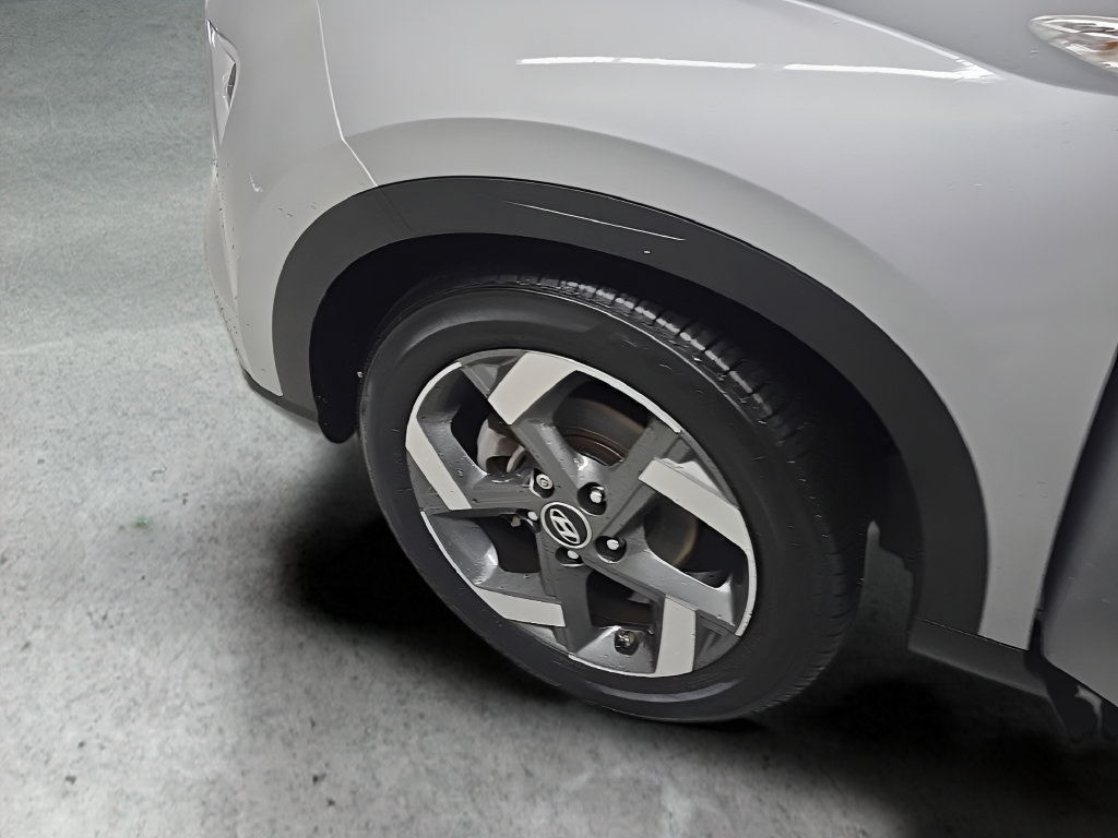 Certified 2024 Hyundai Venue SEL FWD image 40