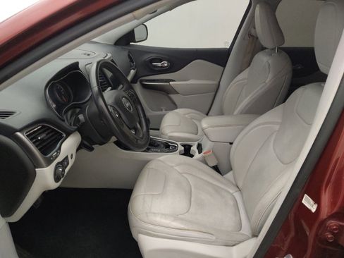 Used 2019 Jeep Cherokee Limited FWD image 17