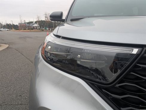 Used 2023 Ford Explorer ST w/ Equipment Group 401A image 10