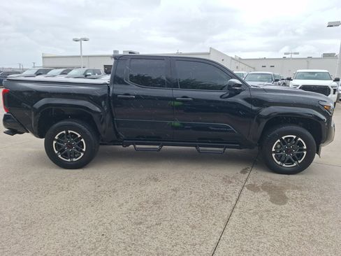 Used 2025 Toyota Tacoma TRD Sport RWD image 7