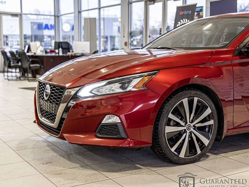 Used 2019 Nissan Altima 2.5 SR w/ SR Premium Package image 4