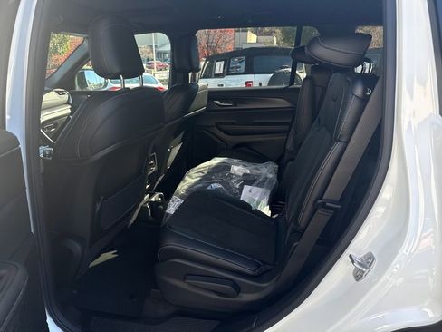 New 2025 Jeep Grand Cherokee L Altitude image 22