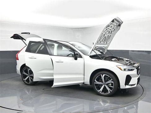 Used 2022 Volvo XC60 B6 R-Design w/ Protection Package Premier image 51
