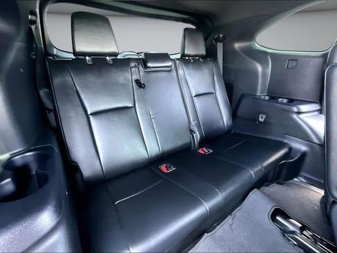 Used 2021 Toyota Highlander XSE FWD image 26