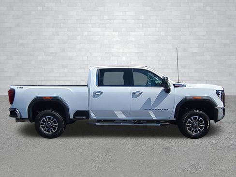 Used 2025 GMC Sierra 2500 SLT w/ SLT Convenience Package AWD/4WD image 3