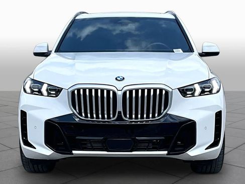 Used 2026 BMW X5 xDrive40i w/ M Sport Package AWD/4WD image 3