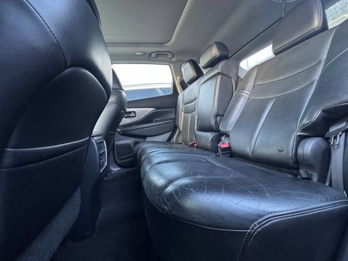 Used 2015 Nissan Murano Platinum w/ Platinum Technology Package FWD image 14
