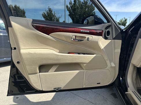 Used 2011 Lexus LS 460 AWD w/ Luxury Value Edition image 13