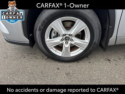 Used 2024 Toyota Highlander LE image 4