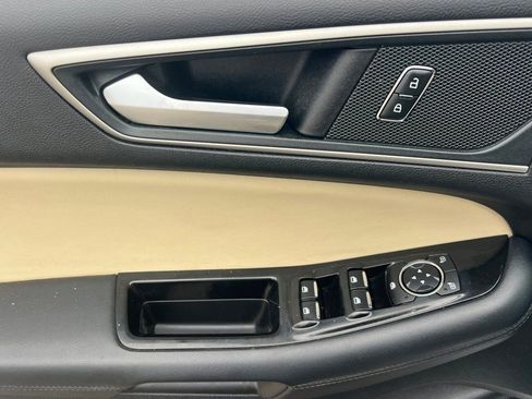 Used 2018 Ford Edge SEL w/ Equipment Group 201A image 9