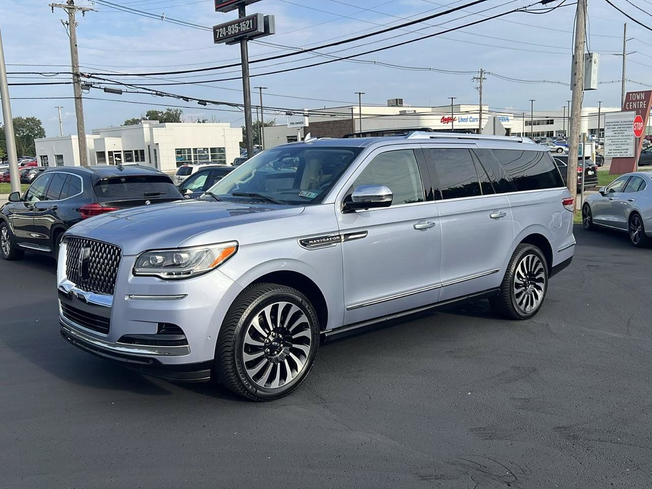 Used 2023 Lincoln Navigator L Black Label AWD/4WD image 1