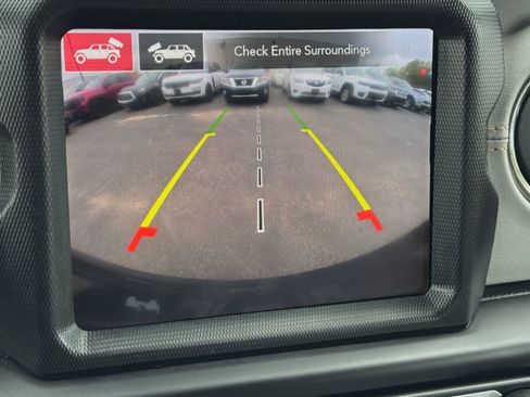 Used 2023 Jeep Wrangler Unlimited Sahara AWD/4WD image 27