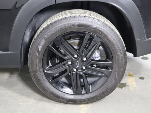 Used 2025 Chevrolet Trax ACTIV w/ Driver Confidence Package FWD image 40