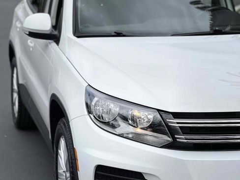 Used 2017 Volkswagen Tiguan Limited w/ Premium Package FWD image 46