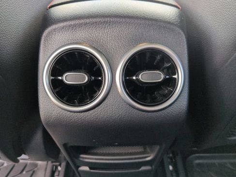 Used 2024 Mercedes-Benz EQB 300 4MATIC image 24
