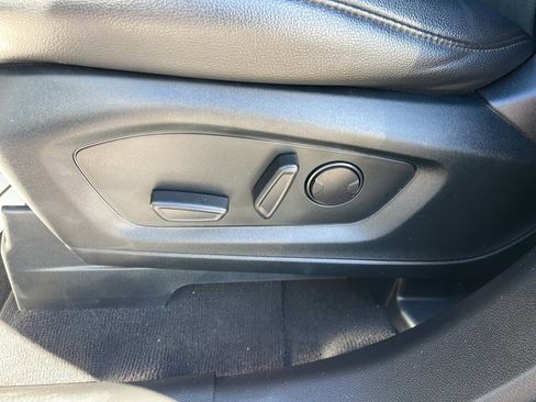 Certified 2022 Ford Explorer ST-Line w/ Class IV Trailer Tow Package image 35