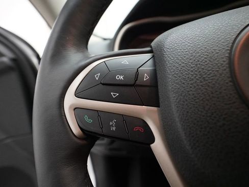 Used 2016 Jeep Cherokee Latitude w/ Safety/Convenience Group image 16