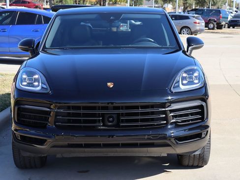 Used 2021 Porsche Cayenne Coupe image 3