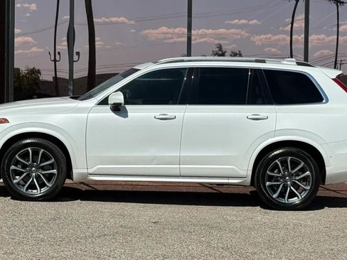 Used 2018 Volvo XC90 T6 Momentum w/ Convenience Package AWD/4WD image 4