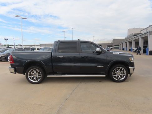 Used 2020 RAM 1500 Laramie AWD/4WD image 10