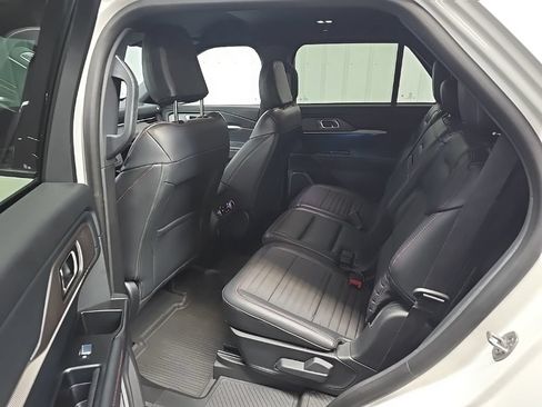 Used 2025 Ford Explorer ST-Line w/ Premium Package AWD/4WD image 37