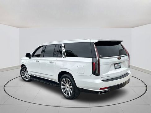 Used 2021 Cadillac Escalade ESV Premium Luxury Platinum image 3