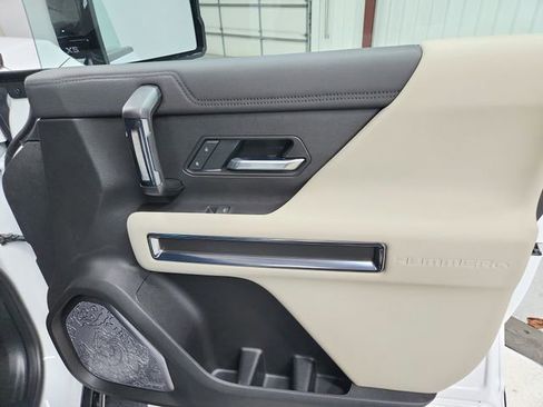 New 2026 GMC Hummer EV 4x4 Crew Cab w/ LPO, Dark Essentials Package image 39