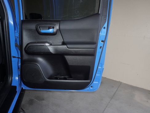 Used 2021 Toyota Tacoma TRD Off-Road image 45