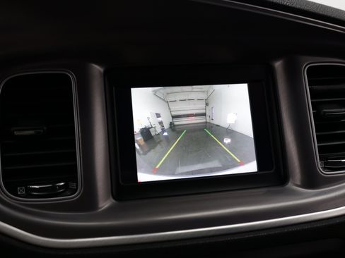 Used 2022 Dodge Charger SXT RWD image 18