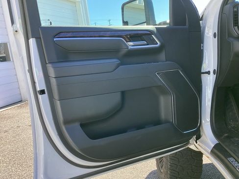 Used 2025 Chevrolet Silverado 2500 LT w/ Z71 Chrome Sport Edition image 10