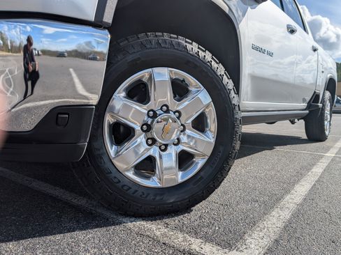 Used 2023 Chevrolet Silverado 2500 LTZ w/ LTZ Convenience Package image 36