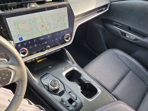 Used 2023 Lexus RZ 450e Premium w/ Technology Package image 16