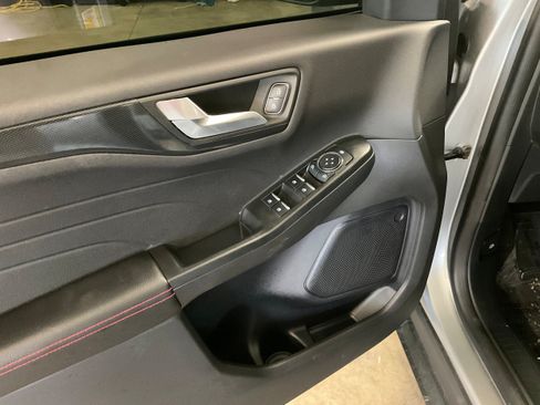 Used 2024 Ford Escape ST-Line w/ Tech Pack #1 AWD/4WD image 11