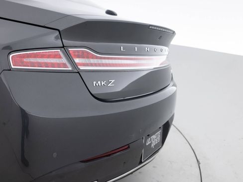 Used 2017 Lincoln MKZ Premiere image 16