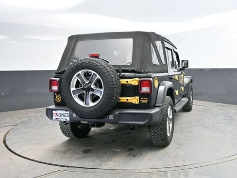 Used 2021 Jeep Wrangler Unlimited Sahara w/ Uconnect 4C Nav & Sound Group image 9