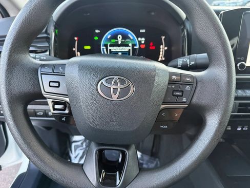 Used 2025 Toyota Camry LE FWD image 25