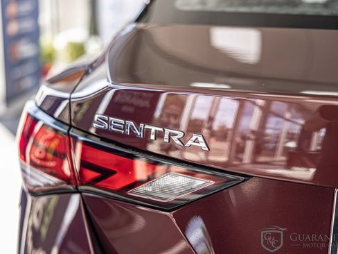 Used 2024 Nissan Sentra SV FWD image 13