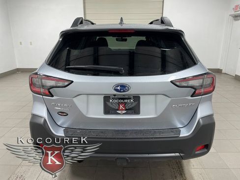 Used 2025 Subaru Outback Premium w/ Popular Package #1A image 5