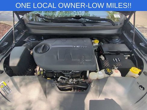 Used 2019 Jeep Cherokee Trailhawk w/ Cold Weather Group AWD/4WD image 37