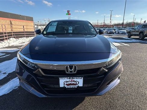Used 2018 Honda Accord Touring image 8