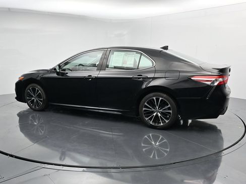 Used 2020 Toyota Camry SE w/ Audio Package FWD image 5