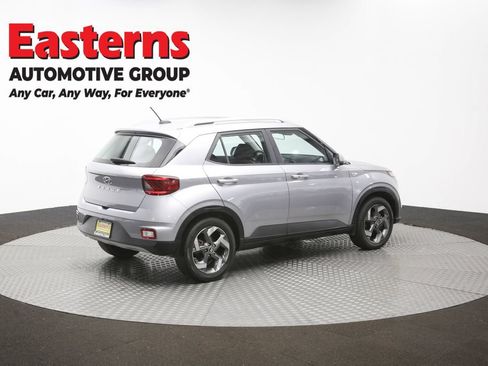 Used 2024 Hyundai Venue SEL FWD image 41