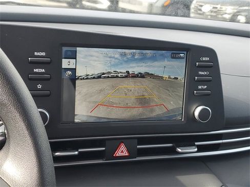Used 2024 Hyundai Elantra SE image 28