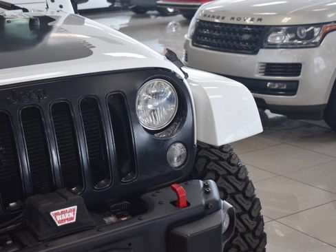Used 2014 Jeep Wrangler Unlimited Sahara AWD/4WD image 10