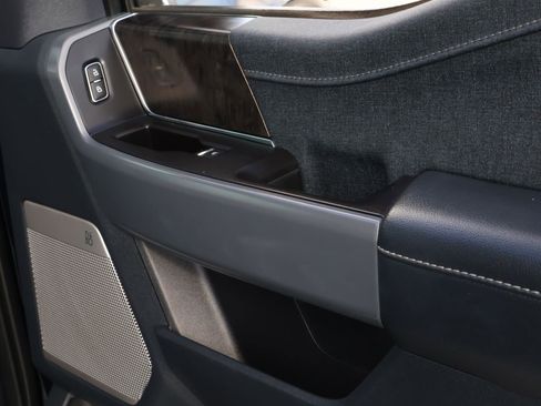 Used 2022 Ford F150 Lariat w/ Max Trailer Tow Package image 18