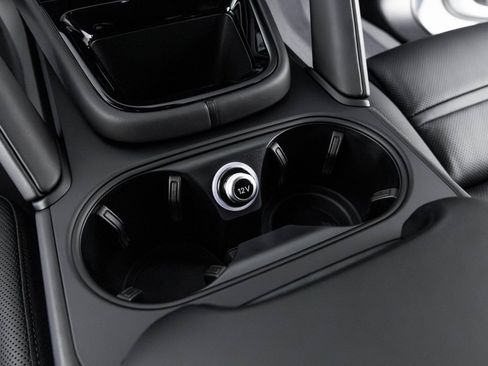 Used 2024 Porsche Cayenne image 23